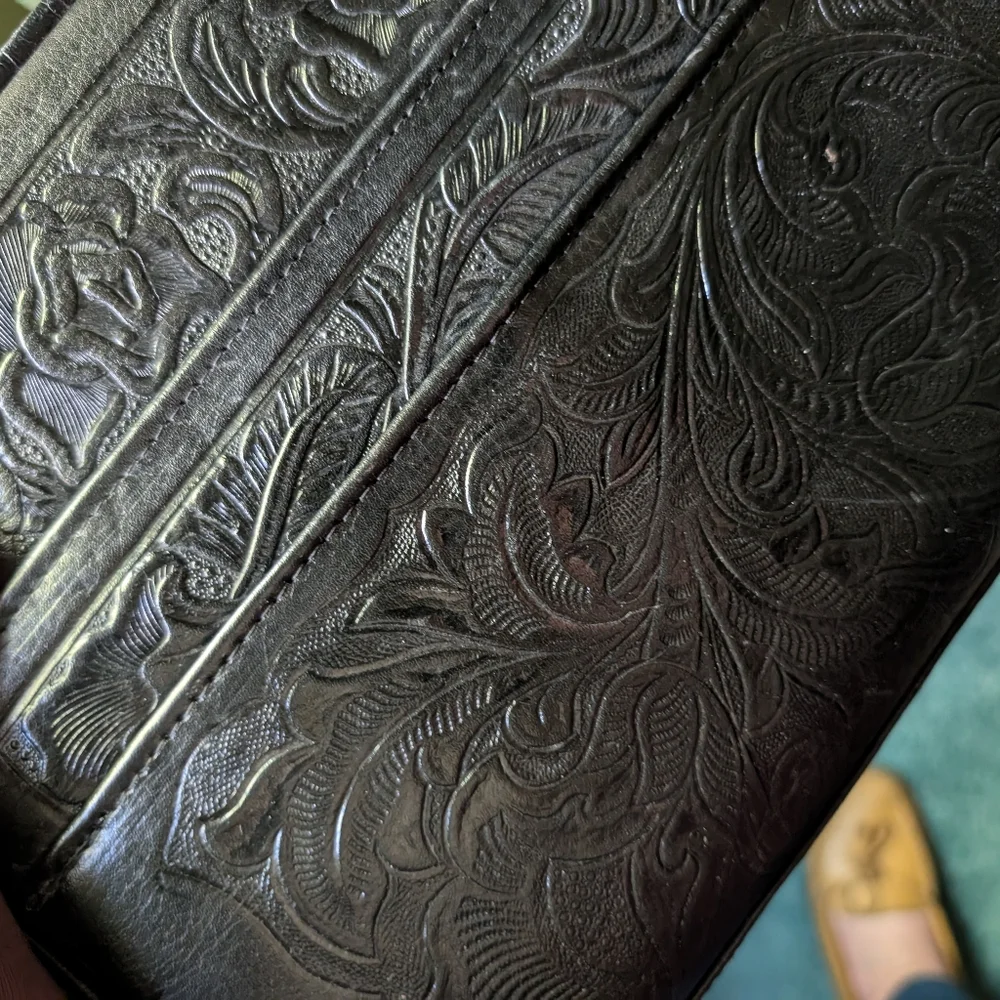 Hand Tooled Elegant Black Embossed Leather Purse